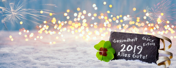 Neujahr, Silvester 2018, 2019 - Panorama mit Bokeh und Schnee - Schiefertafel 