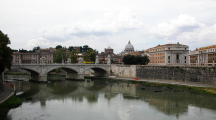 Bridge il Tevere a Ponte Vittorio Emanuele II in Rome, Italy 