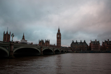 Obraz na płótnie Canvas big ben and houses of parliament in london