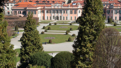 PARCO PUBBLICO DEL PALAZZO ESTENSE A VARESE IN ITALIA, EUROPA, PUBLIC PARK OF ESTENSE PALACE IN VARESE CITY IN ITALY, EUROPE