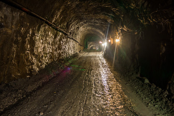 Fototapeta na wymiar Increased humidity in the corridors of underground mines due to groundwater