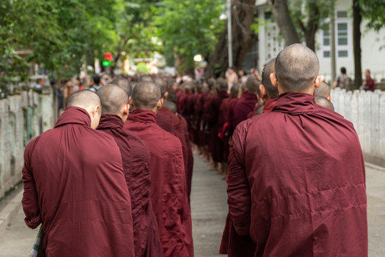 Monjes budistas. Amarapura, Myanmar