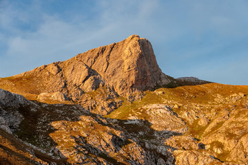 lever de soleil sur les pics