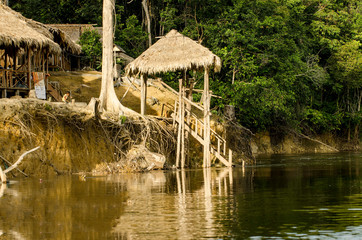 posada en el rio amazonas