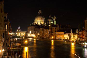 Fototapeta na wymiar Basilica Santa Maria in Venice, night view.