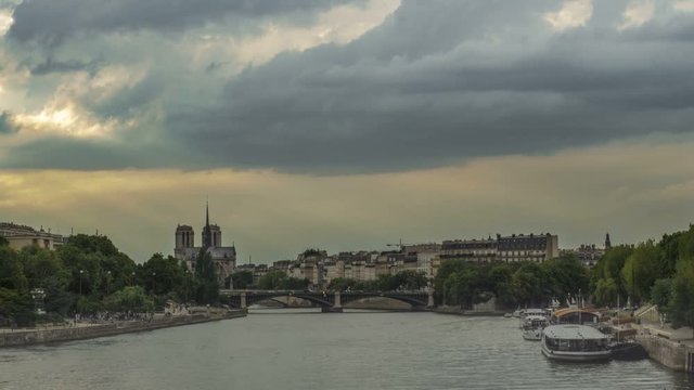 Paris, Time-lapse vue sur la seine et notre-dame