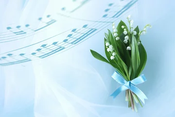 Poster 青いリボンをつけたスズランの花束 © HanaPhoto