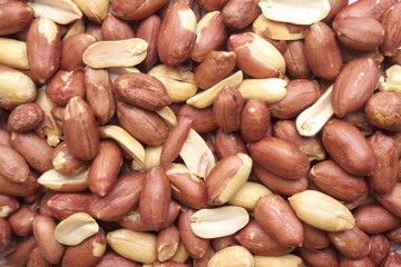 ピーナッツ - Peanuts isolated on white background