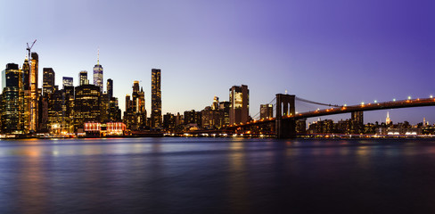 Obraz na płótnie Canvas New York City - beautiful sunset at manhattan