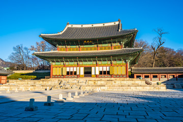Obraz premium Beautiful architecture building Changdeokgung palace in Seoul city