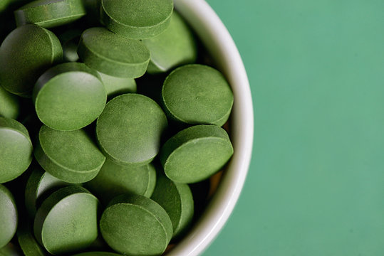 Chlorella spirulina pills