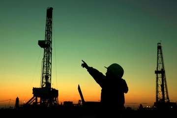 Oil drilling frame and exploration technician