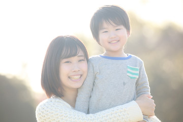 笑顔の親子