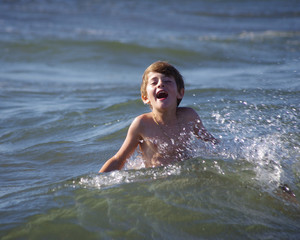vacances &agrave; la mer - enfant &agrave; la plage