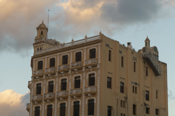 Fototapeta na wymiar great external view of building in habana, cuba