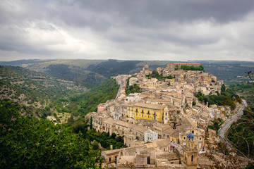 Fototapeta na wymiar Hilltop village in Sicily 