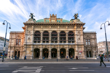 Obraz premium Vienna State Opera house, Austria