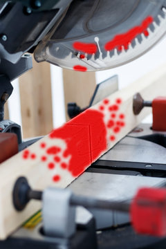 The power saw below is a piece of wood in the blood. shallow depth of cut. misuse of the concept can lead to injury
