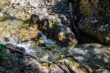 sonne und schatten im wasser