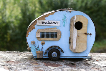 Urlaub mit dem Wohnwagen. Unsicherer Anhänger