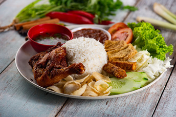 Nasi Campur Ayam Betutu.