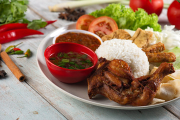 indonesian traditional rice with chicken