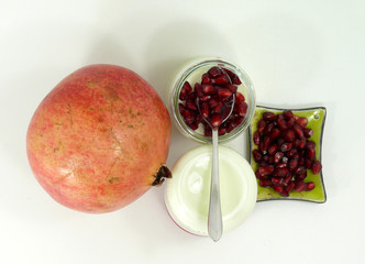 Granatäpfel und eßbare Samenkerne