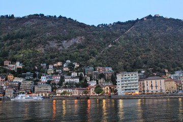 Fototapeta na wymiar Abendstimmung in der Bucht von Como