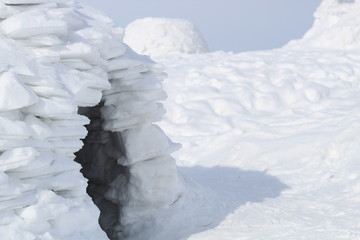 entrance to the snow cave - Igloo eskimo house