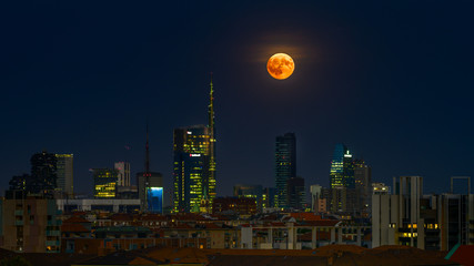 The rising full moon of Milan bu night