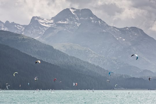 Windsurf and Kitesurfing in the Saint Moritz lake, Saint Moritz, Engadine, Canton of Grisons, Switzerland, Europe