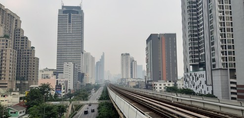 Fototapeta na wymiar Bangkok gagging on health-threatening smog
