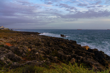 Cascais mit seiner spektakulären Küste am Atlantik in der Nähe von Lissabon, Portugal