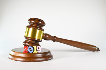 marteau loi enchere justice decision jugement 2019