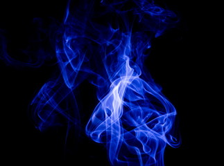 Obraz premium Blue smoke on black background