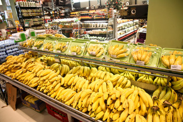 Cesta básica; banana e abrobrinha-foto; Rogério Marques