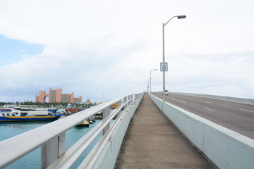 Fototapeta premium Nassau, Bahamas - MAY 2, 2018: The bridge to Paradise Island located on the opposite side of Nassau