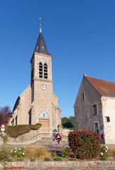 Fototapeta na wymiar Auffargis church in the Chevreuse valley regional nature park