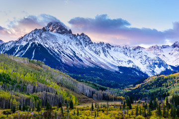 Fototapeta premium Beautiful and Colorful Colorado Rocky Mountain Autumn Scenery. Mt. Sneffels in the San Juan Mountains at Sunrise