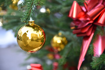 Boule de Noël or scintillante