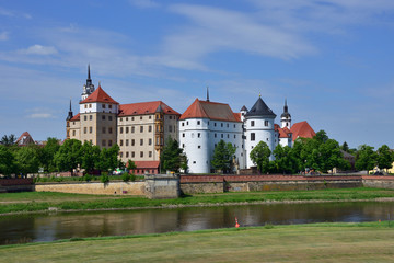 Fototapeta na wymiar Schloss Hartenfels - Torgau an der Elbe