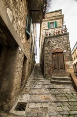 Fototapeta na wymiar Antico e caratteristico vicolo medievale (Chiusdino, Italia)