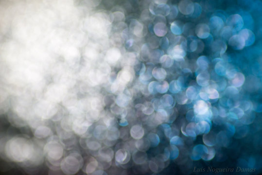 Luzes desfocadas
