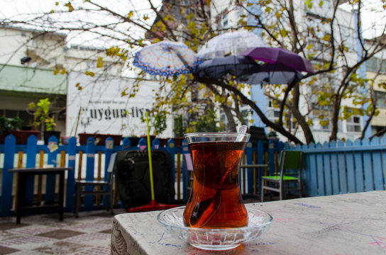 balkonda &ccedil;ay