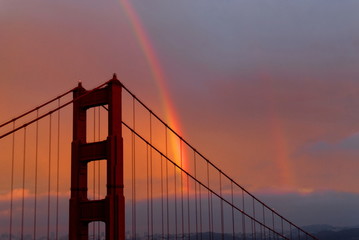 Regenbogen über der Golden Gate