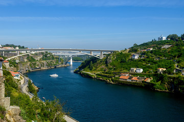 Naklejka premium Infante bridge over Douro river