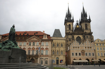 Fototapeta na wymiar The Jan Hus monument at Prague