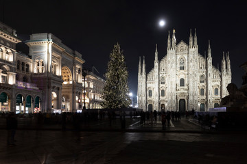 Fototapeta na wymiar Duomo di Milano a Natale