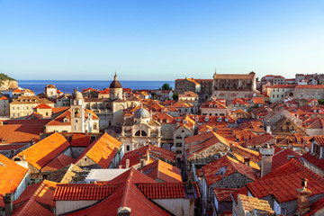 Fototapeta na wymiar The old town of Dubrovnik with its historical buildings