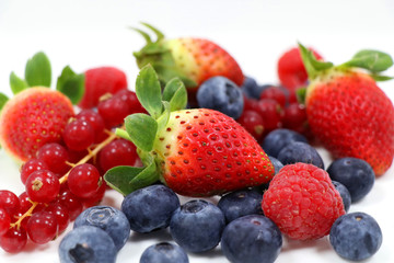 Obraz na płótnie Canvas fresh mixed berries